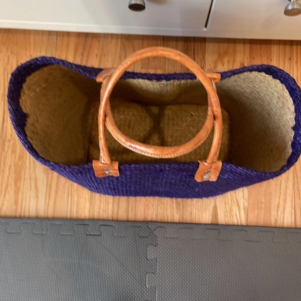 Fun casual purple, straw tote. - Picture 3 of 7